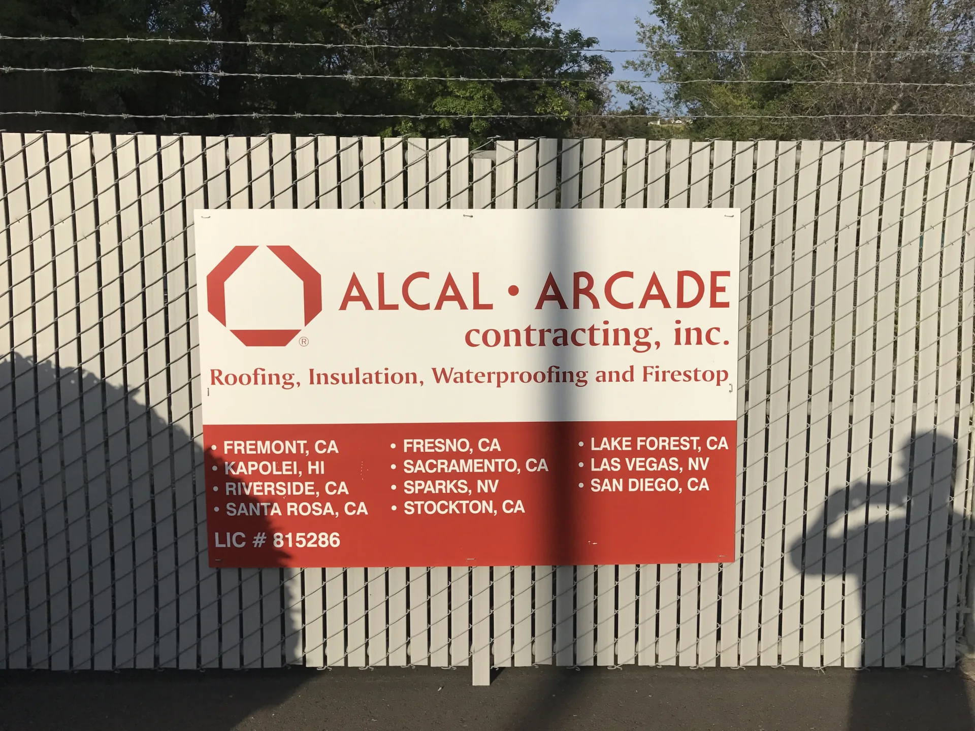 Job site construction fence sign — Alcal Arcade Contracting — Clear Line Signs Bay Area