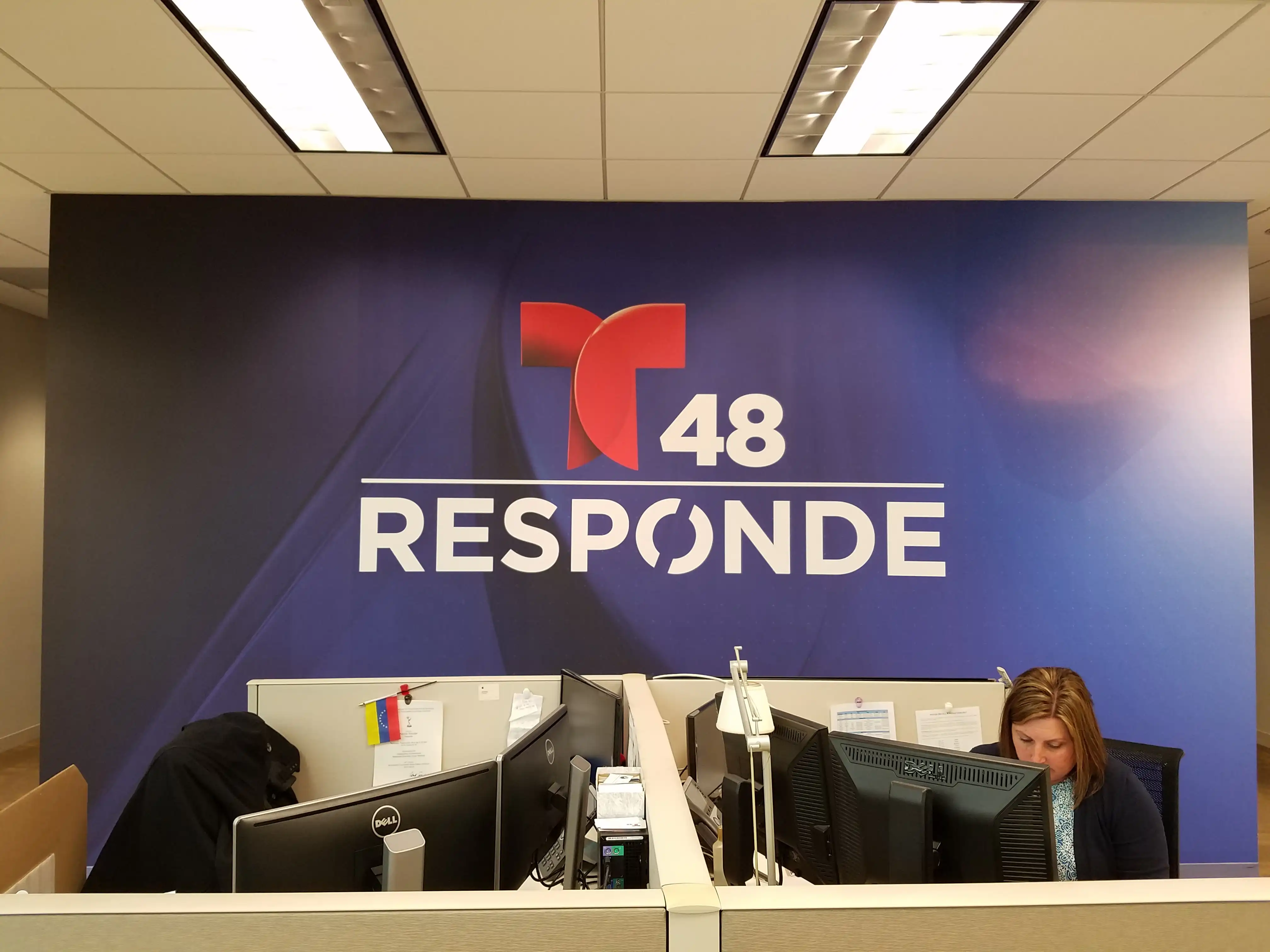 Telemundo 48 Responde broadcast brand wall mural San Jose — Clear Line Signs